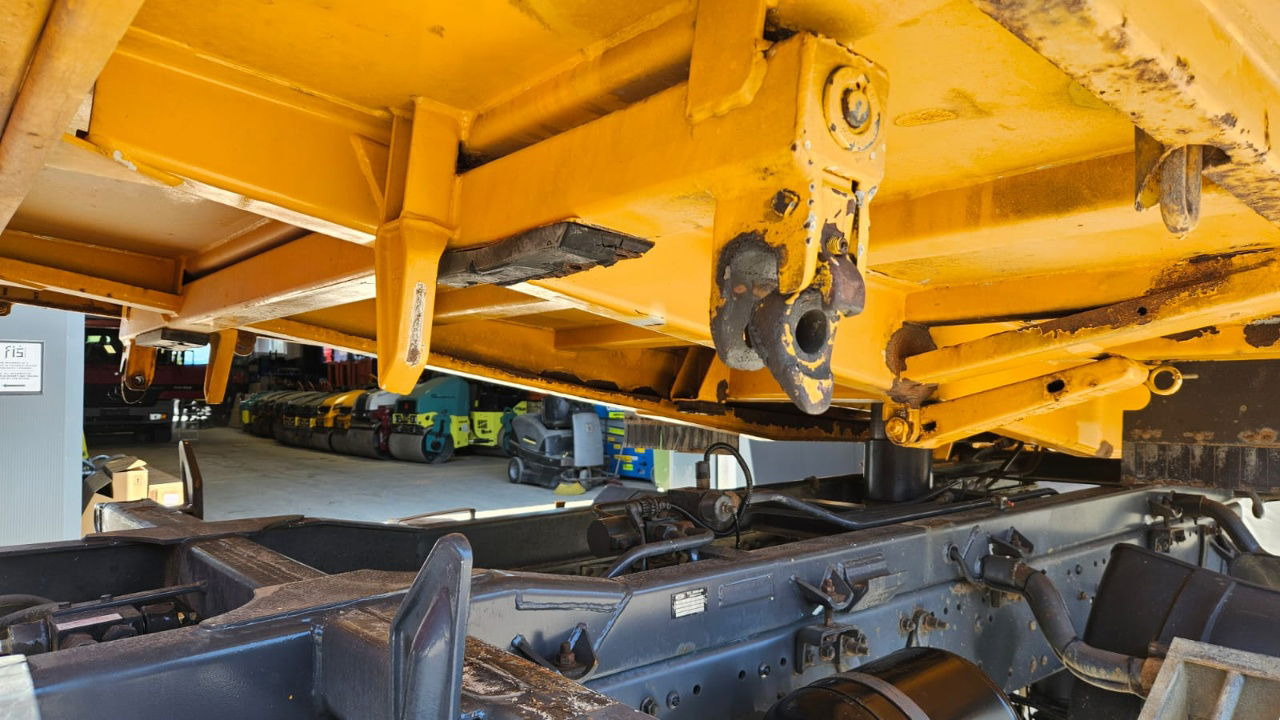 Mercedes-Benz Atego 1828 AK meiller tipper 4x4 - crane 9.5M - remote control - شاحنة قلاب: صورة 5 Mercedes-Benz Atego 1828 AK meiller tipper 4x4 - crane 9.5M - remote control - شاحنة قلاب: صورة 5