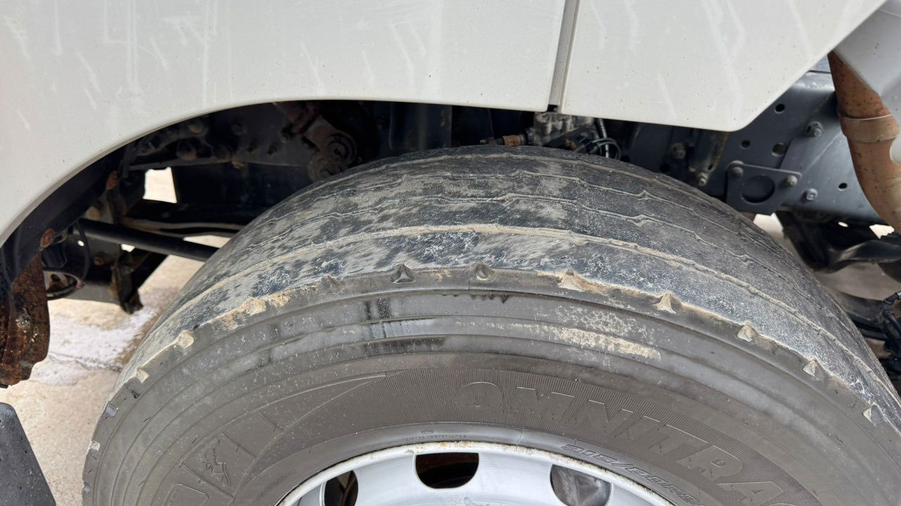 Mercedes-Benz Axor 1836 4x2 tipper hydraulics - وحدة جر: صورة 5 Mercedes-Benz Axor 1836 4x2 tipper hydraulics - وحدة جر: صورة 5