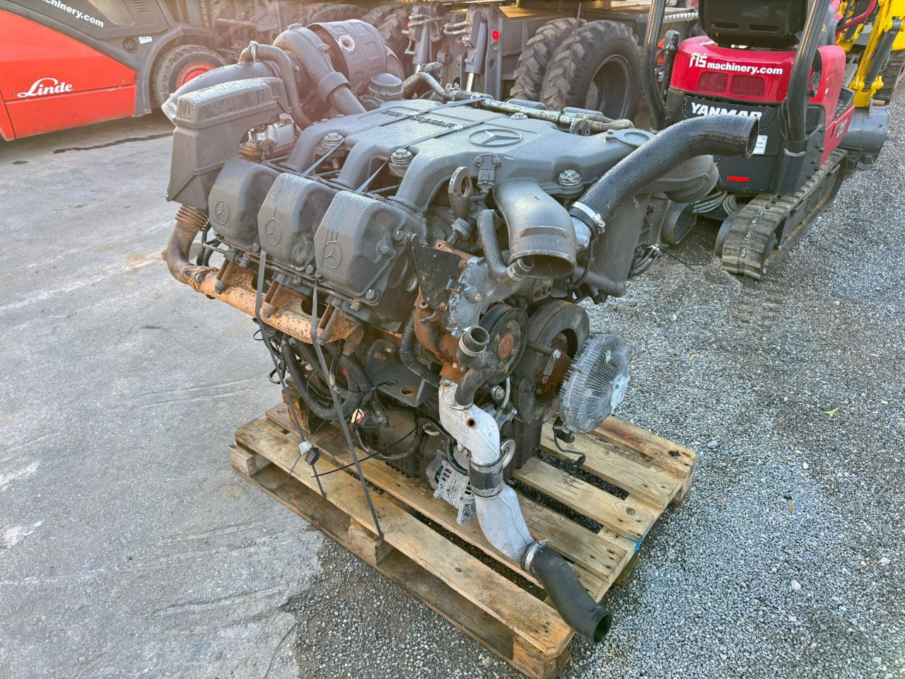 Mercedes-Benz Engine V6 - 2010 Year - 230.000KM - damaged - محرك - شاحنة: صورة 2 Mercedes-Benz Engine V6 - 2010 Year - 230.000KM - damaged - محرك - شاحنة: صورة 2