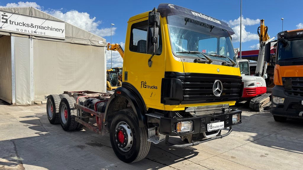 Mercedes-Benz SK 2627 6x4 chassis - V6 - full spring - شاحنة هيكل كابينة: صورة 3 Mercedes-Benz SK 2627 6x4 chassis - V6 - full spring - شاحنة هيكل كابينة: صورة 3