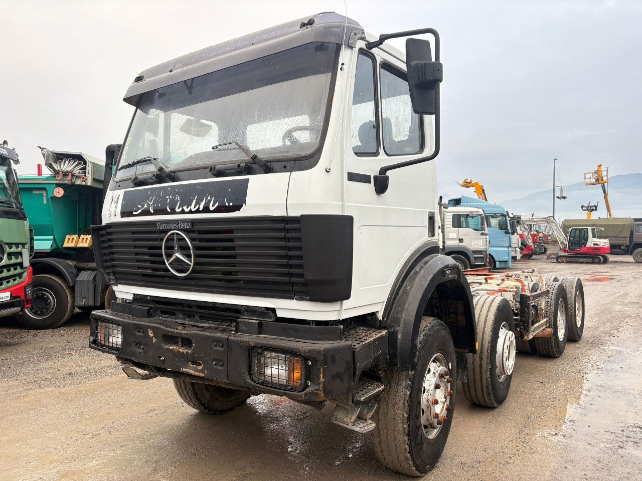 Mercedes-Benz SK 3234 8x4 chassis - V6 - شاحنة هيكل كابينة: صورة 1 Mercedes-Benz SK 3234 8x4 chassis - V6 - شاحنة هيكل كابينة: صورة 1