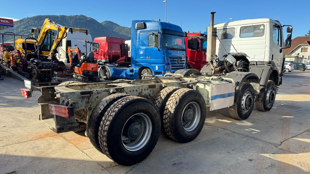 Mercedes-Benz SK 3234 8x4 chassis - شاحنة هيكل كابينة: صورة 5 Mercedes-Benz SK 3234 8x4 chassis - شاحنة هيكل كابينة: صورة 5