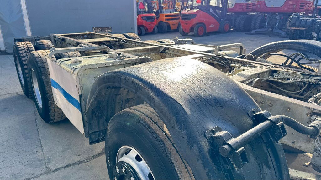 Mercedes-Benz SK 3234 8x4 chassis - شاحنة هيكل كابينة: صورة 4 Mercedes-Benz SK 3234 8x4 chassis - شاحنة هيكل كابينة: صورة 4
