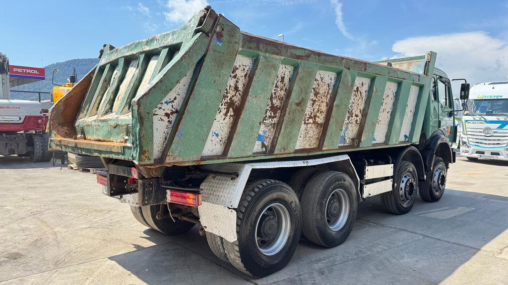 Mercedes-Benz SK 3235 8X4 tipper - V8 - شاحنة قلاب: صورة 4 Mercedes-Benz SK 3235 8X4 tipper - V8 - شاحنة قلاب: صورة 4