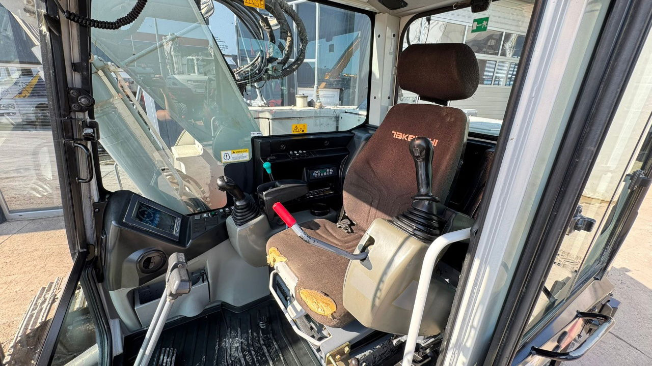 حفار زحاف Takeuchi TB2150R - 2017 Year - Powertilt - 3X Buckets: صورة 12