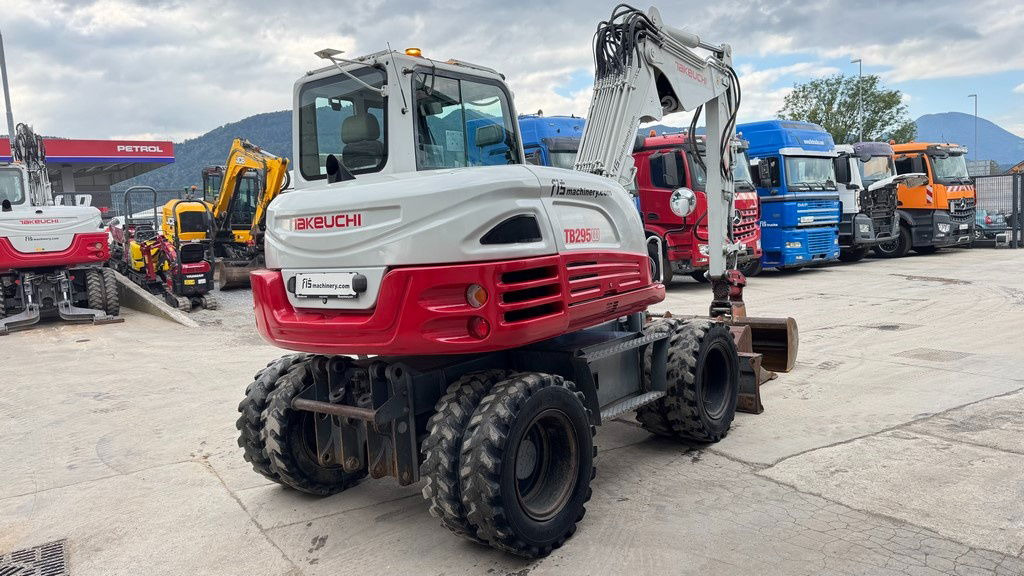 Takeuchi TB295W - 2014 Year - Powertilt - 3X Buckets - حفارة دولاب: صورة 4 Takeuchi TB295W - 2014 Year - Powertilt - 3X Buckets - حفارة دولاب: صورة 4