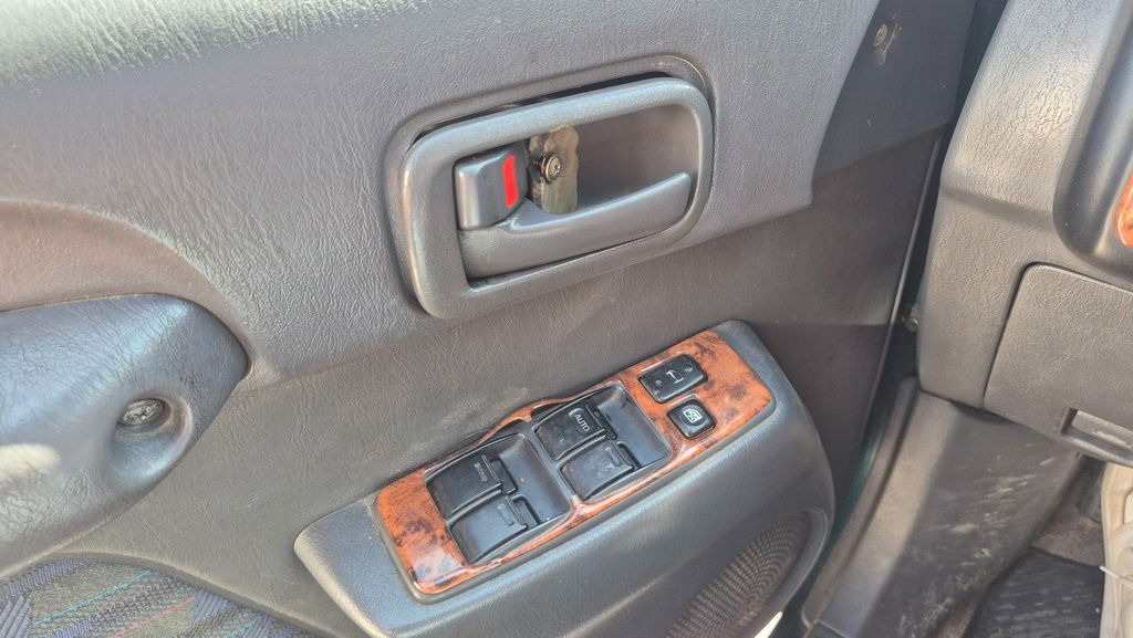 سيارة دفع رباعي Toyota RAV4 2.0 - Petrol - Automatic: صورة 10