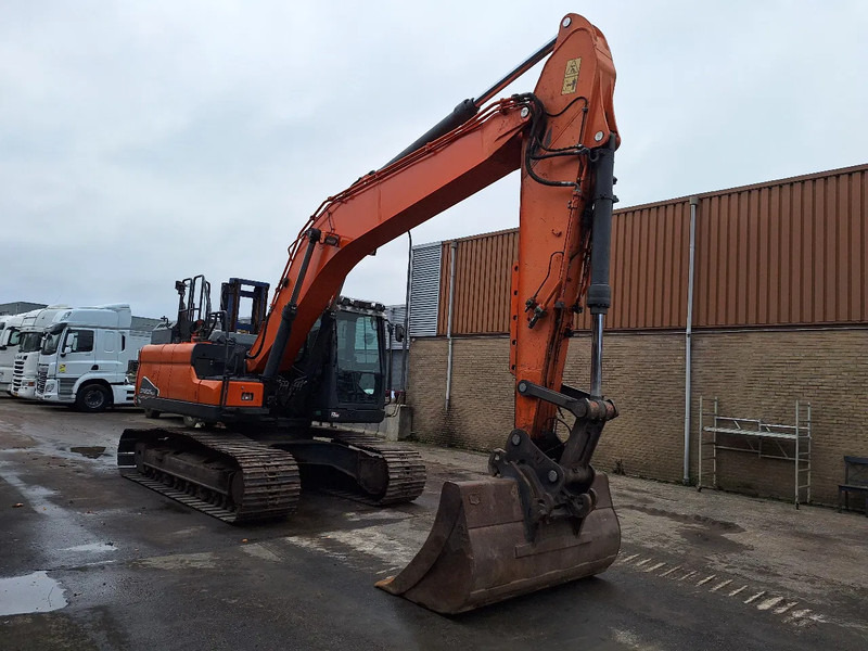 Doosan DX235NLC-5 - حفار زحاف: صورة 3 Doosan DX235NLC-5 - حفار زحاف: صورة 3