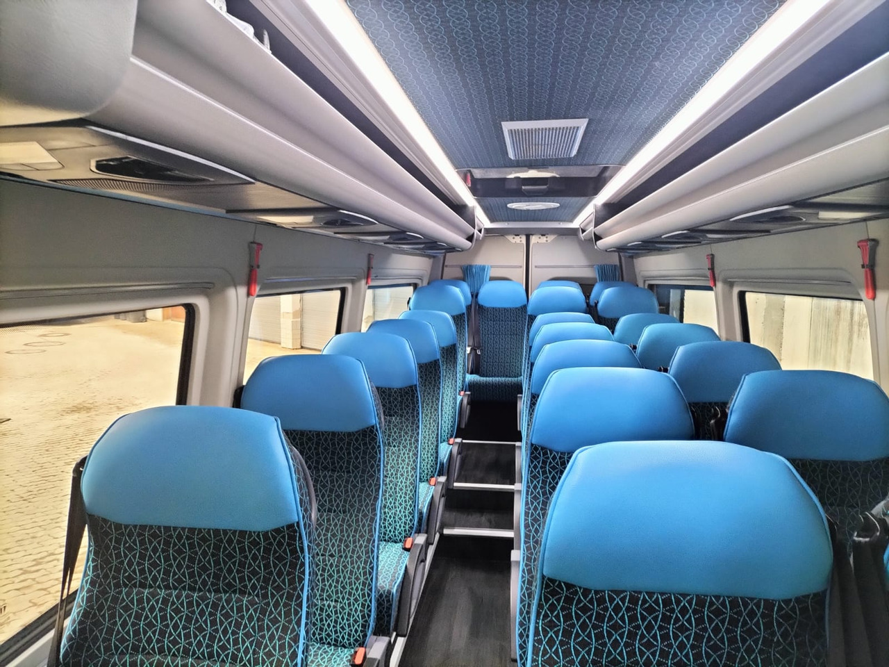 Mercedes Benz Sprinter 519cdi / Reisebus / ATOS 22+1+1 / Automatik / Telma / TV / Kühlschrank / USB - حافلة صغيرة, ميكروباص: صورة 5 Mercedes Benz Sprinter 519cdi / Reisebus / ATOS 22+1+1 / Automatik / Telma / TV / Kühlschrank / USB - حافلة صغيرة, ميكروباص: صورة 5