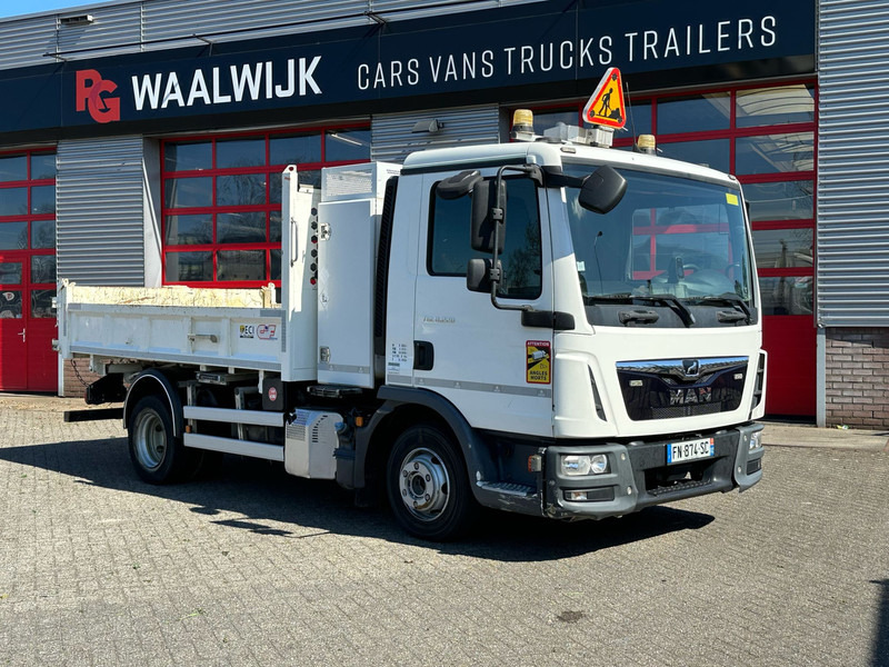 MAN TGL 8.220 2 sides tipper Kipper - شاحنة قلاب: صورة 2 MAN TGL 8.220 2 sides tipper Kipper - شاحنة قلاب: صورة 2
