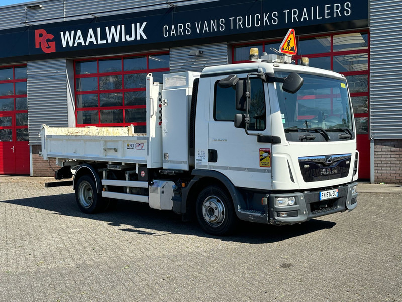 MAN TGL 8.220 2 sides tipper Kipper - شاحنة قلاب: صورة 3 MAN TGL 8.220 2 sides tipper Kipper - شاحنة قلاب: صورة 3