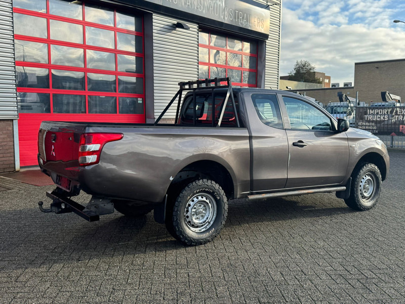 Mitsubishi L200 4*4 airco - شاحنة البيك أب: صورة 5 Mitsubishi L200 4*4 airco - شاحنة البيك أب: صورة 5