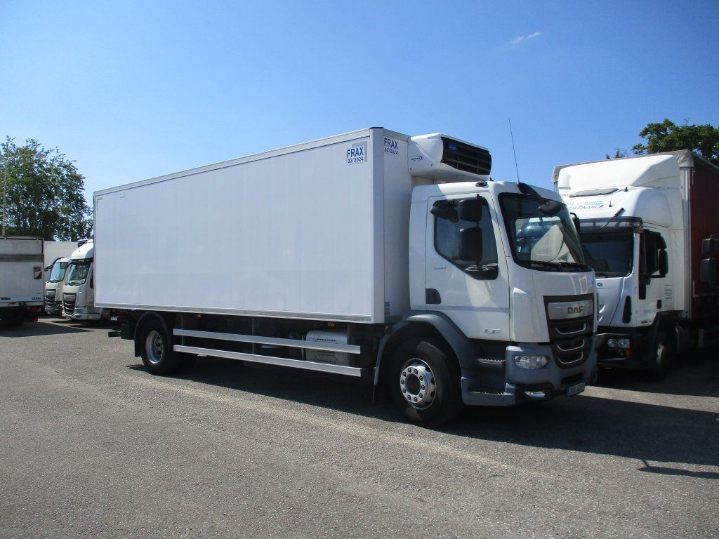 DAF LF 18.260 DAF LF 18.260 Xarios 600 - شاحنة الفريزر: صورة 2 DAF LF 18.260 DAF LF 18.260 Xarios 600 - شاحنة الفريزر: صورة 2