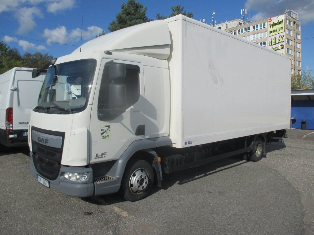 DAF LF 180 mit LBW - شاحنة مغلقة الصندوق: صورة 1 DAF LF 180 mit LBW - شاحنة مغلقة الصندوق: صورة 1