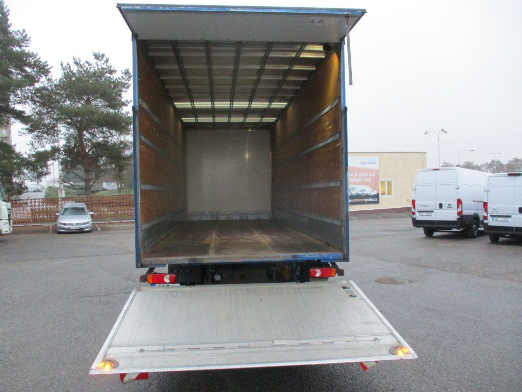 Iveco 120E25 mit LBW Iveco 120E25 mit LBW - شاحنة مقفلة: صورة 4 Iveco 120E25 mit LBW Iveco 120E25 mit LBW - شاحنة مقفلة: صورة 4