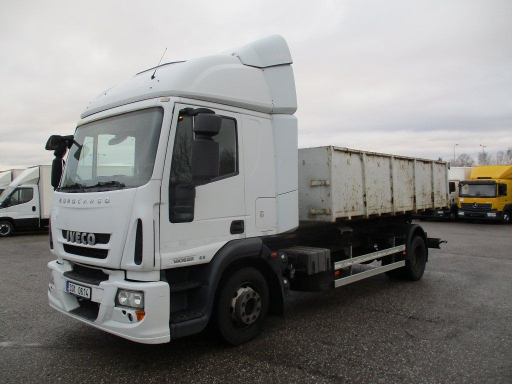 Iveco 140E22 - شاحنة ذات خطاف: صورة 1 Iveco 140E22 - شاحنة ذات خطاف: صورة 1