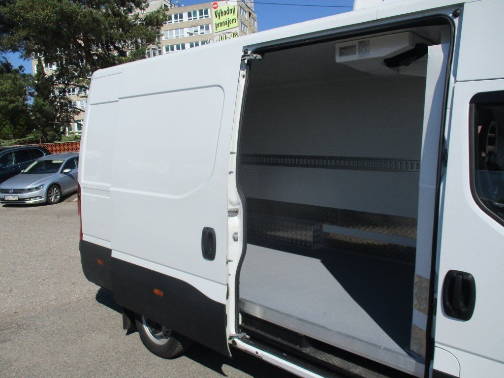 Iveco Daily 35S16 2.3L - شاحنة مُبرّدة للتوصيل: صورة 5 Iveco Daily 35S16 2.3L - شاحنة مُبرّدة للتوصيل: صورة 5