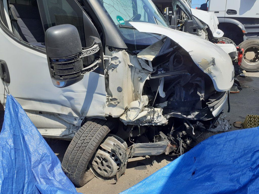 Iveco Daily 35S16 mit LBW DAMAGED - شاحنة مغلقة الصندوق: صورة 3 Iveco Daily 35S16 mit LBW DAMAGED - شاحنة مغلقة الصندوق: صورة 3