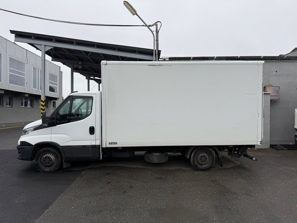Iveco Daily 35S16 mit LBW ENGINE DEFECT - شاحنة مغلقة الصندوق: صورة 5 Iveco Daily 35S16 mit LBW ENGINE DEFECT - شاحنة مغلقة الصندوق: صورة 5