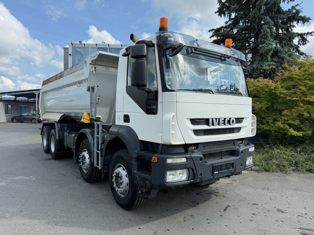 Iveco Trakker 410 S1 8x4 - شاحنة قلاب: صورة 2 Iveco Trakker 410 S1 8x4 - شاحنة قلاب: صورة 2