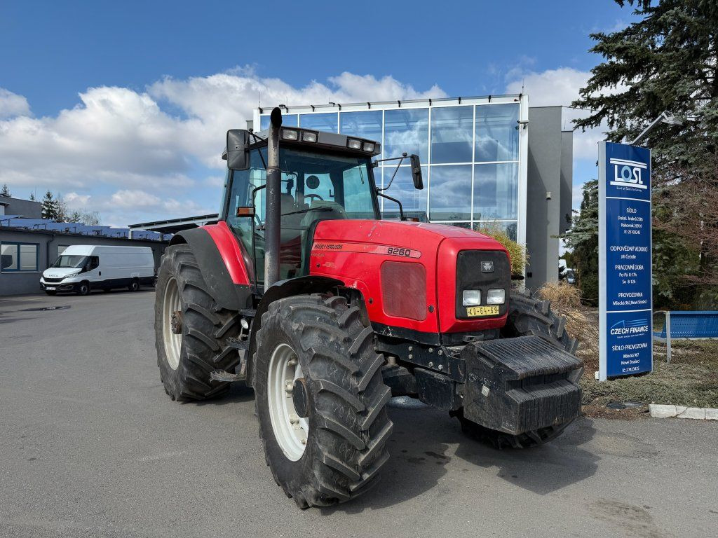 Massey Ferguson MF8260 - جرار: صورة 2 Massey Ferguson MF8260 - جرار: صورة 2