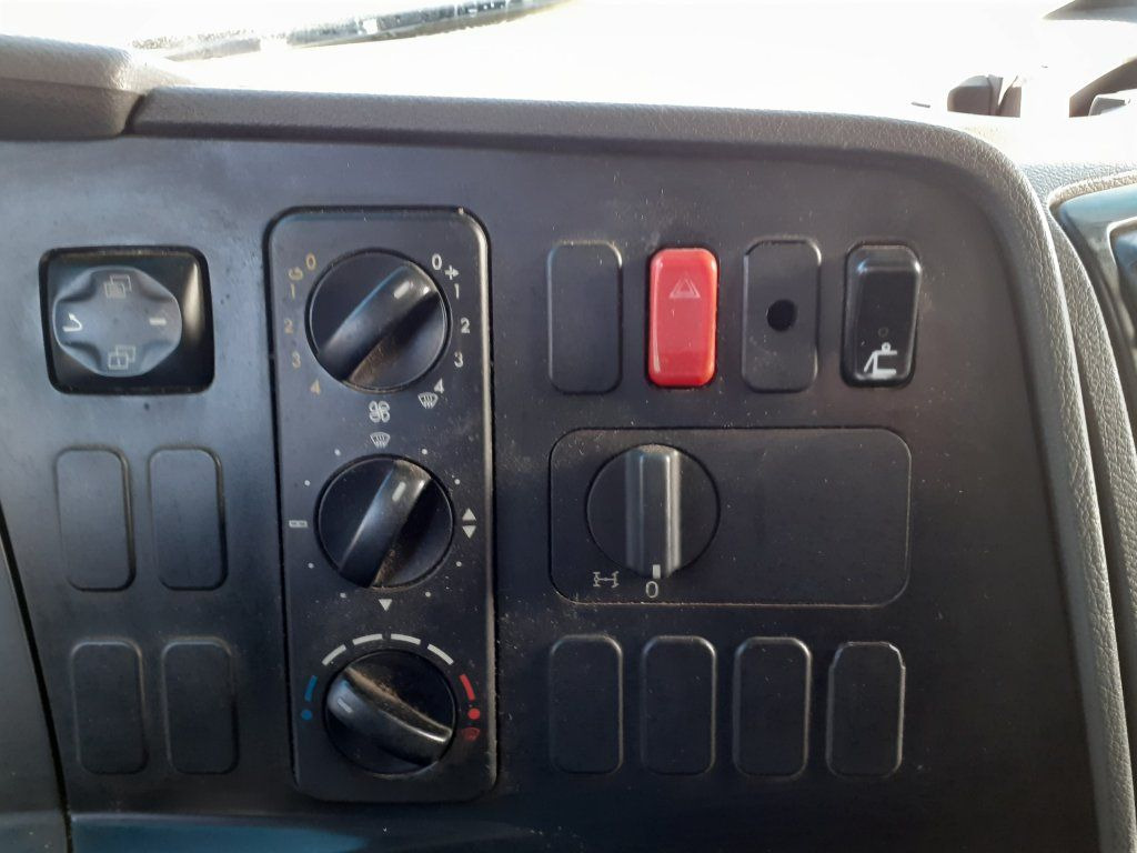 Mercedes-Benz 1018 Atego EURO 3 Mercedes-Benz 1018 Atego EURO 3: صورة 17 Mercedes-Benz 1018 Atego EURO 3 Mercedes-Benz 1018 Atego EURO 3: صورة 17