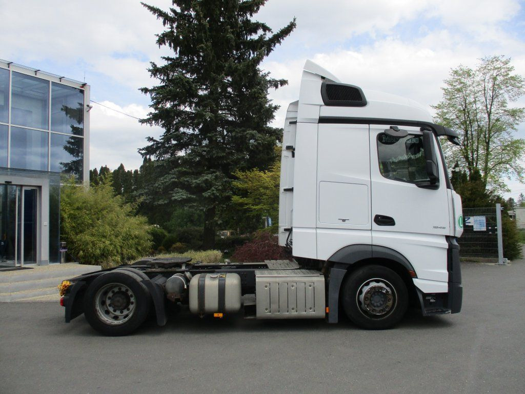 Mercedes-Benz 1845 Actros EURO 6 MEGA/lowdeck - وحدة جر: صورة 4 Mercedes-Benz 1845 Actros EURO 6 MEGA/lowdeck - وحدة جر: صورة 4