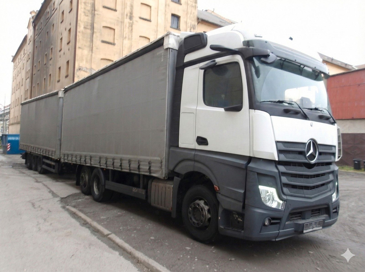 Mercedes-Benz 2548 Actros 6x2 EURO 6 + Schmitz - شاحنة ستارة: صورة 2 Mercedes-Benz 2548 Actros 6x2 EURO 6 + Schmitz - شاحنة ستارة: صورة 2