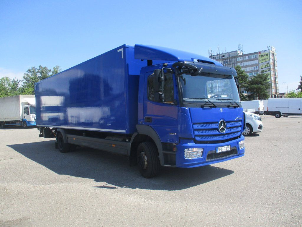 Mercedes-Benz Atego 1224 mit LBW - شاحنة الفريزر: صورة 2 Mercedes-Benz Atego 1224 mit LBW - شاحنة الفريزر: صورة 2