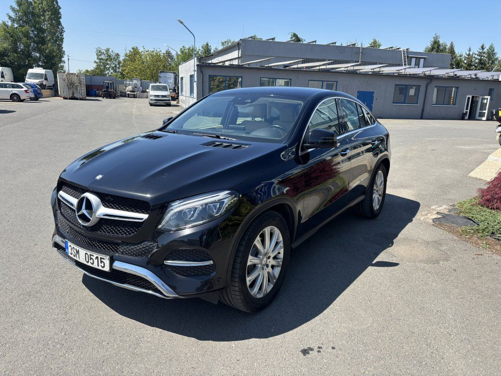 Mercedes-Benz d Coupe - سيارة ستيشن: صورة 4 Mercedes-Benz d Coupe - سيارة ستيشن: صورة 4