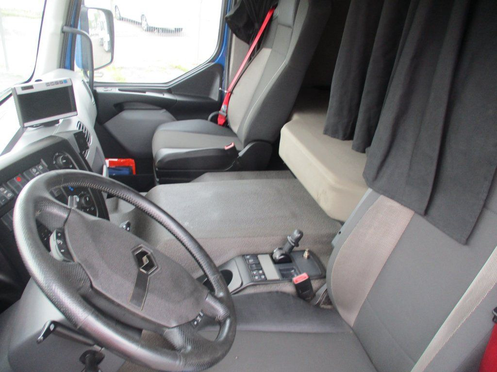 Renault D18, 320 - شاحنة مقفلة: صورة 4 Renault D18, 320 - شاحنة مقفلة: صورة 4