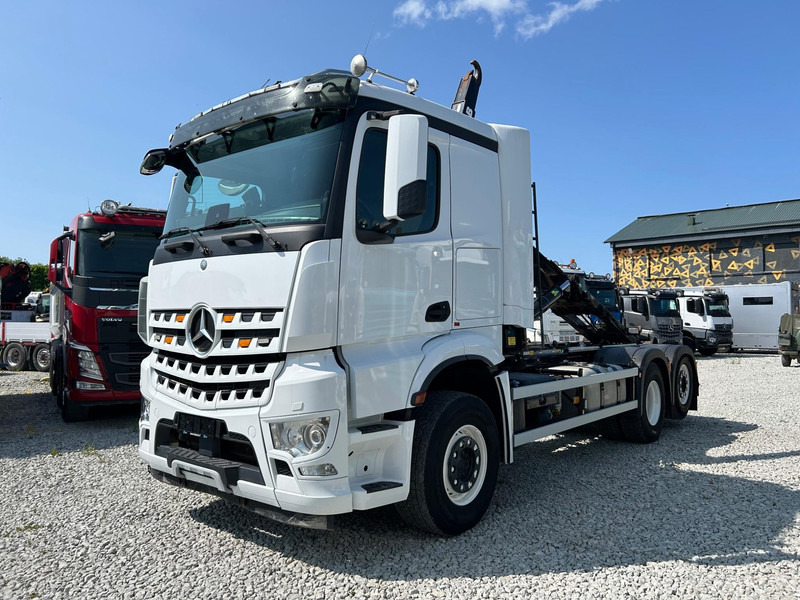 Mercedes-Benz AROCS + JOAB 20t | TULOSSA - شاحنة ذات خطاف: صورة 1 Mercedes-Benz AROCS + JOAB 20t | TULOSSA - شاحنة ذات خطاف: صورة 1