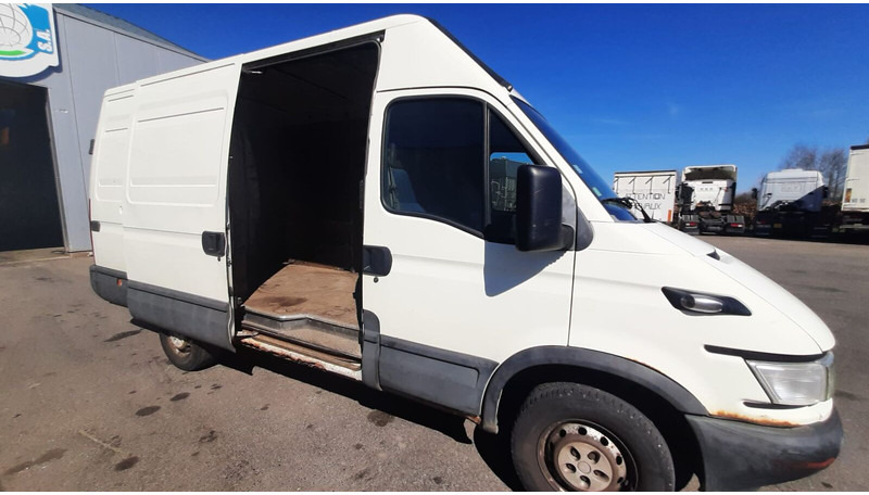 Iveco Daily 35S12 - فان: صورة 4 Iveco Daily 35S12 - فان: صورة 4