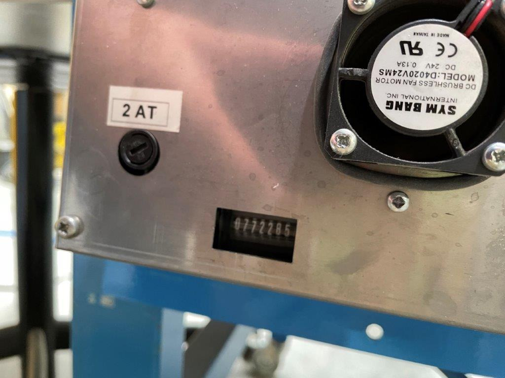 ATS Tanner UltraSonic US 2000-AB transit banding machine with pneumatic product hold-down and infeed roller table - آلة التعبئة والتغليف: صورة 3 ATS Tanner UltraSonic US 2000-AB transit banding machine with pneumatic product hold-down and infeed roller table - آلة التعبئة والتغليف: صورة 3