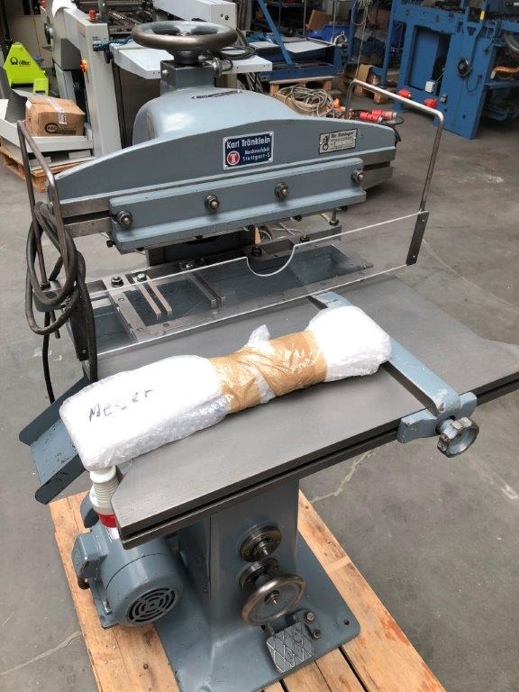 Drinker USM Universal Punching Machine - آلات الطباعة: صورة 1 Drinker USM Universal Punching Machine - آلات الطباعة: صورة 1