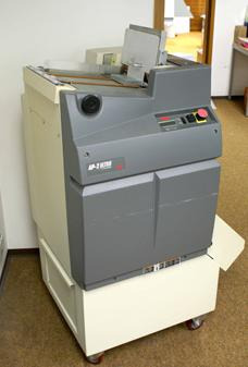 GBC AP-2 automatic punching machine - آلة تجليد: صورة 1 GBC AP-2 automatic punching machine - آلة تجليد: صورة 1