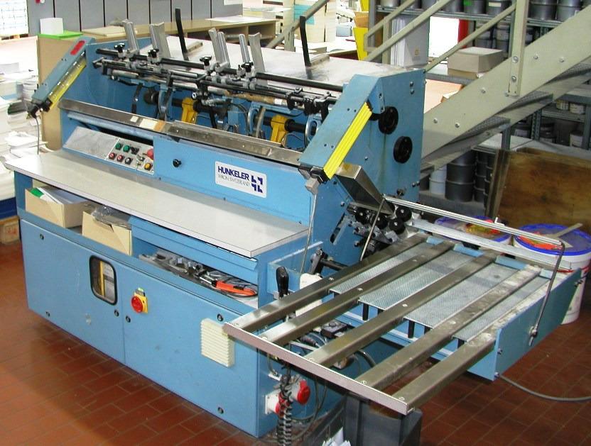 Hunkeler VEA 520 k sheet facing and gluing machine - آلة تجليد: صورة 1 Hunkeler VEA 520 k sheet facing and gluing machine - آلة تجليد: صورة 1