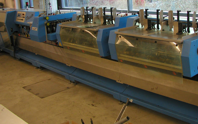 Muller Martini Presto Saddle Stitcher - آلات الطباعة: صورة 3 Muller Martini Presto Saddle Stitcher - آلات الطباعة: صورة 3