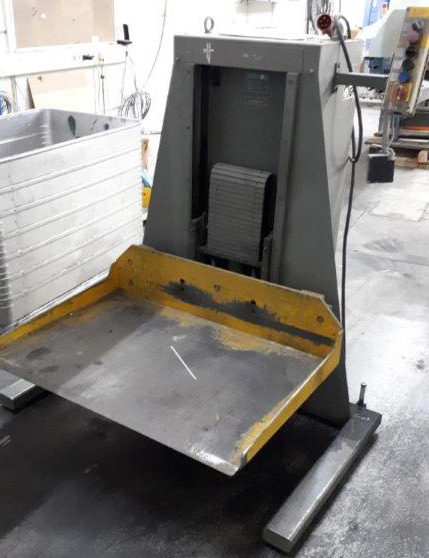 Pilelifter Polar Mohr L 600-W-3 with tub - آلات الطباعة: صورة 1 Pilelifter Polar Mohr L 600-W-3 with tub - آلات الطباعة: صورة 1