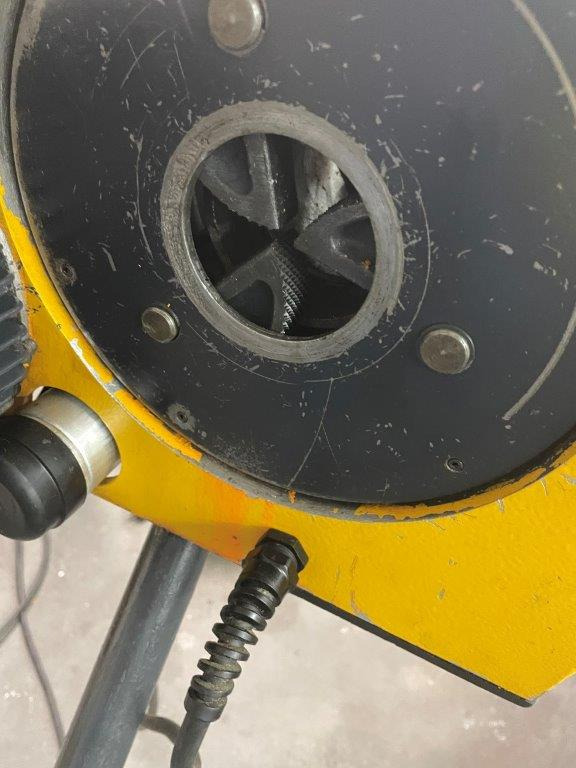 آلة تصنيع المعادن Threading machine Rems Tornado type 2010 220V, 50Hz: صورة 8 آلة تصنيع المعادن Threading machine Rems Tornado type 2010 220V, 50Hz: صورة 8