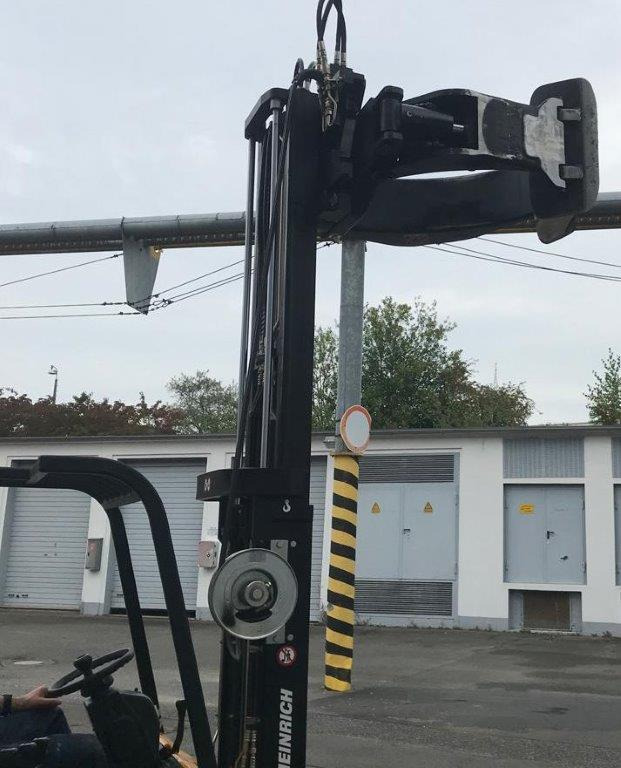 Three-wheel electric front loader Jungheinrich EFG DF 15 with duplex mast and Meyer roller clamp - رافعة شوكية كهربائية: صورة 3 Three-wheel electric front loader Jungheinrich EFG DF 15 with duplex mast and Meyer roller clamp - رافعة شوكية كهربائية: صورة 3