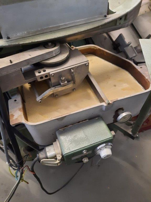 Four clamps Perfect binder Muller Martini Amigo Plus 1580.0410 - آلة تجليد: صورة 3 Four clamps Perfect binder Muller Martini Amigo Plus 1580.0410 - آلة تجليد: صورة 3