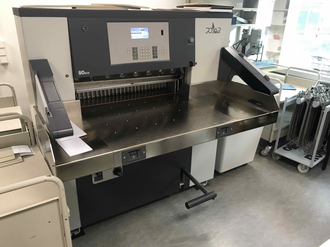 Guillotine, stack cutter or paper cutter Polar Eco 80 - آلة قطع الورق: صورة 1 Guillotine, stack cutter or paper cutter Polar Eco 80 - آلة قطع الورق: صورة 1