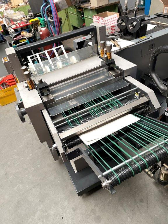 Mobile press with shingle delivery Horizon PST-40 - آلة الطي: صورة 2 Mobile press with shingle delivery Horizon PST-40 - آلة الطي: صورة 2