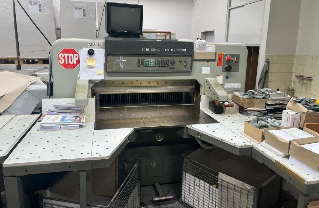 Small cutting flowline Polar Mohr with Cutter 115 EM-Mon, Lift, Jogger - آلة قطع الورق: صورة 1 Small cutting flowline Polar Mohr with Cutter 115 EM-Mon, Lift, Jogger - آلة قطع الورق: صورة 1