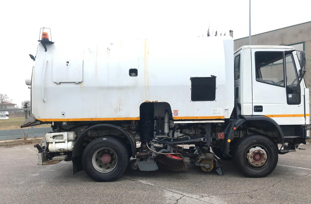 SCHORLING TAZ / TSZ - سياره كنس شوارع: صورة 3 SCHORLING TAZ / TSZ - سياره كنس شوارع: صورة 3