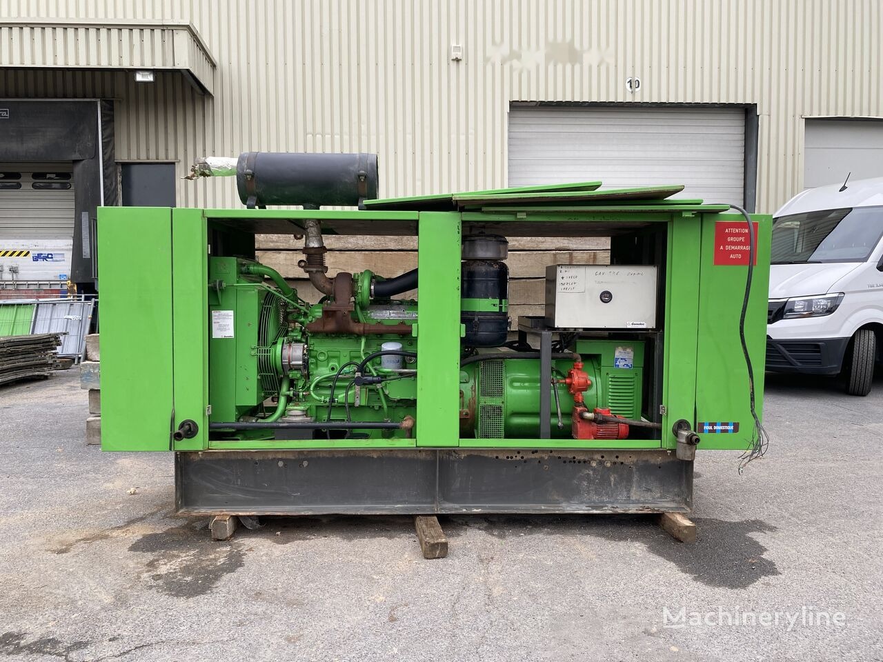 IVECO 100 kVa 8061 - مجموعة المولدات: صورة 1 IVECO 100 kVa 8061 - مجموعة المولدات: صورة 1