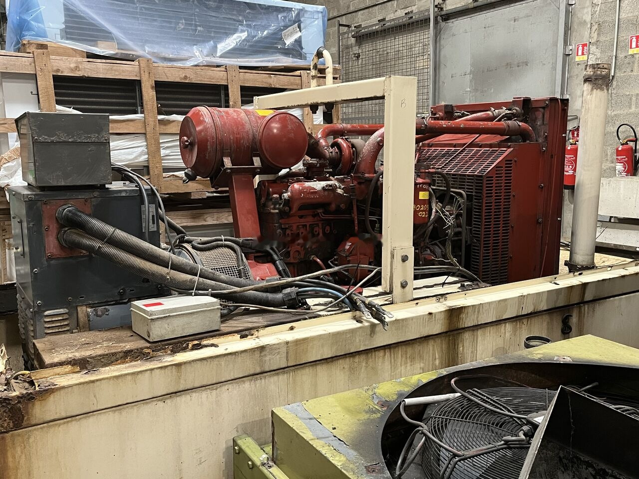 IVECO 240 kVa 8361 SRI - مجموعة المولدات: صورة 1 IVECO 240 kVa 8361 SRI - مجموعة المولدات: صورة 1