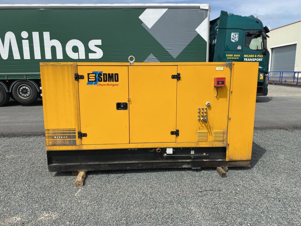 SDMO 80 kVa John Deere - مجموعة المولدات: صورة 1 SDMO 80 kVa John Deere - مجموعة المولدات: صورة 1