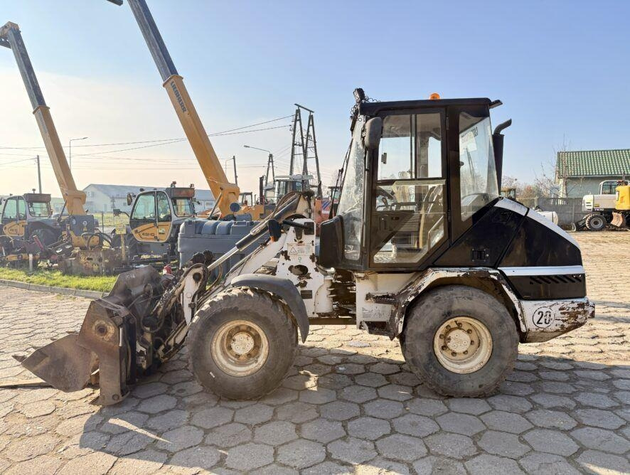 CAT 906 - اللودر بعجل: صورة 4 CAT 906 - اللودر بعجل: صورة 4